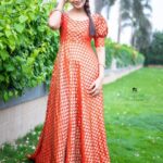 Bhanu Sri Mehra Instagram - No worries just acceptance 😌 @saicharanthejareddyphotography @navya.marouthu Make up by: @_skinoccasions_ Hairstyle: @_skinoccasions_ #simple #peace #happy #bhanusree🔥❤️