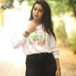 Bhanu Sri Mehra Instagram - "To me, beauty is about being comfortable in your own skin. It's about knowing and accepting who you are💃💟🖤 #blackandwhite #western #picbethebeautybox #southindianactress #powerofpositivity #biggbosstelugu2 #bhanusree🔥❤️