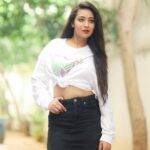 Bhanu Sri Mehra Instagram - Be that strong girl that everyone knew would make it through the worst ,be that fearless girl. The one who would dare to do anything, be that independent girl who didn't need a man; be that girl who never backed down." 💃 Pc: @they_call_me_keshu Outfit by : bhanu sree🙈 #girlpower #southindianactress #biggbosstelugu2 #bhanusree🔥❤️