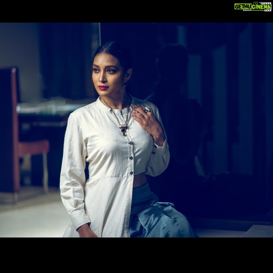 Bhanu Sri Mehra Instagram - Happy Sunday to all😊 Outfit by:@meghanagarapatiofficial @tourmalinejewels Makeup artist: @pixelperfectmakeup_visali Pic by: @sreekruthsravan