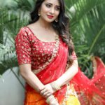 Bhanu Sri Mehra Instagram - Keep smiling because life is a beautiful thing there's so much to smile about and iam not what happened to me iam what I choose to become.❤️❤️ Outfit by :@firoz_design_studio Photography :@they_call_me_keshu