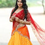 Bhanu Sri Mehra Instagram - Keep smiling because life is a beautiful thing there's so much to smile about and iam not what happened to me iam what I choose to become.❤️❤️ Outfit by :@firoz_design_studio Photography :@they_call_me_keshu