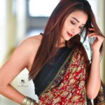 Bhanu Sri Mehra Instagram - Be you the world 🌎 will adjust ✨️ @navya.marouthu @saicharanthejareddyphotography ☆ ☆ #bhanusree🔥❤️ #southindiaactress #tollywoodhotactress #actorslife #happy #hybridpilla #sareelove