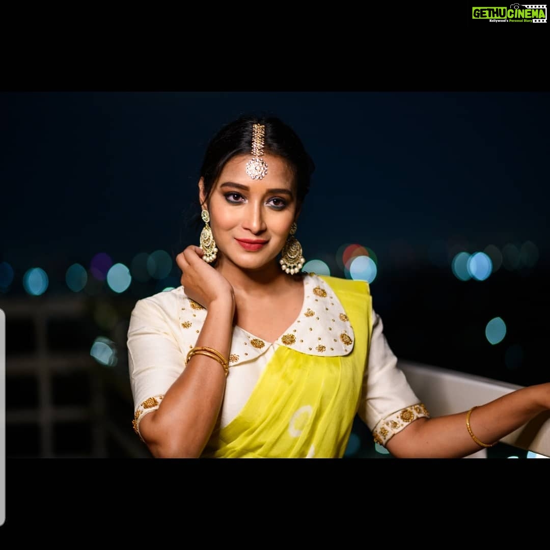 Bhanu Sri Mehra Instagram - Beauty is being the best possible version of yourself on the inside and out.💛 @meghanagarapatiofficial @kaluva_jewels @pixelperfectmakeup_visali @sreekruthsravan #yellowsaree💛 #beauty #queen👑 #southindianactor
