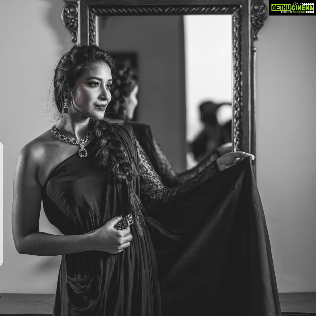 Bhanu Sri Mehra Instagram - Your capable of amazing things 💃❤️ Outfit by: @meghanagarapatiofficial @tourmalinejewels @pixelperfectmakeup_visali @sreekruthsravan #capable #amazing #your #lovlygril❤ #biggboss2 #biggboss2bhanusree #indianactor #teluguhotactress