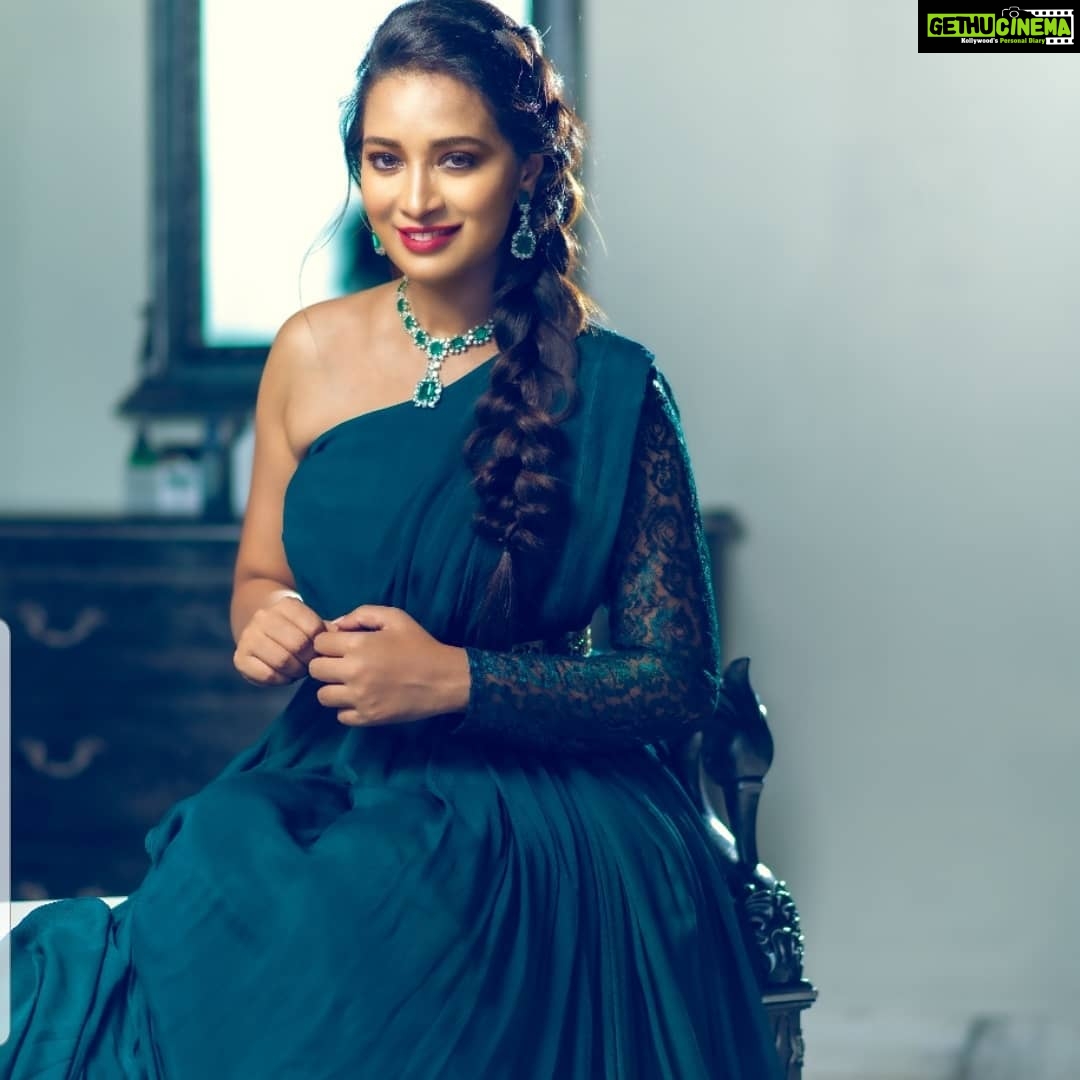 Bhanu Sri Mehra Instagram - Fashion is what you buy. Style is what you do with it π€π Outfit by:@meghanagarapatiofficial @tourmalinejewels @pixelperfectmakeup_visali @sreekruthsravan #fashionista #beautyful #biggboss2bhanusree #biggbossseason2