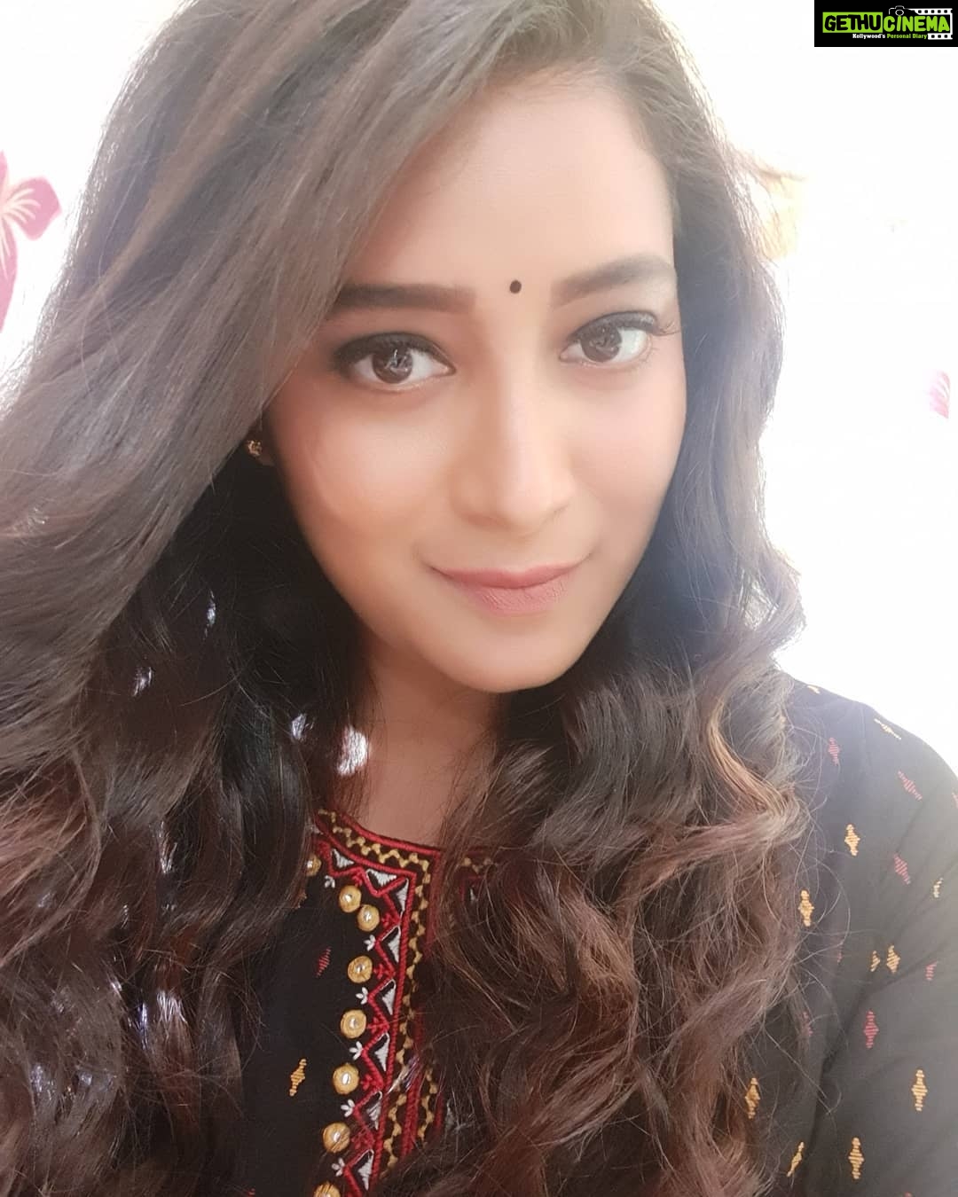 Bhanu Sri Mehra Instagram - Is not about the ability to wait,but the ability to keep a good attitude while waiting.😃 #goodattitudes