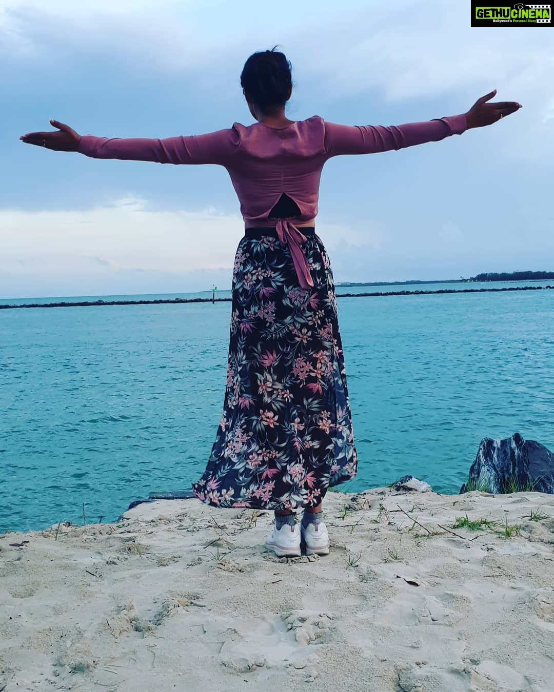 Bhanu Sri Mehra Instagram - I wish I could fly like a seabird✌️ #miamibeach Miami Beach, Florida