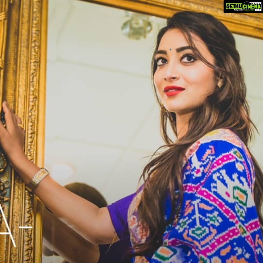 Bhanu Sri Mehra Instagram - Is not what the eyes can behold but what the heart can hold.what we see with our eyes will vanish someday,but what we store in our heart will forever stay😊 #beauty #inheart