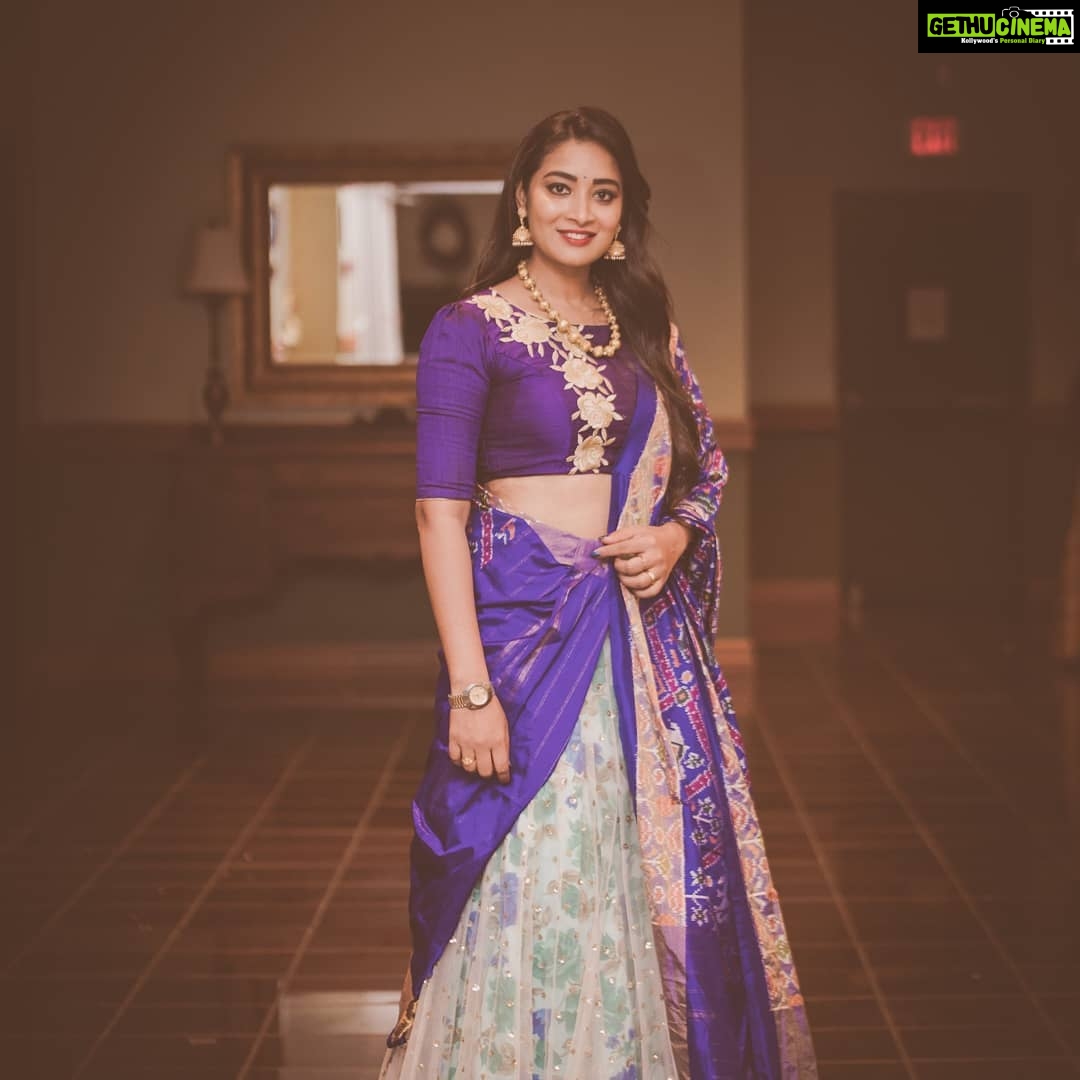 Bhanu Sri Mehra Instagram - Columbus CTA photos 🤗😍 @roopikahandlooms thank you for this lovely outfit Dress designed by: @roopikahandlooms