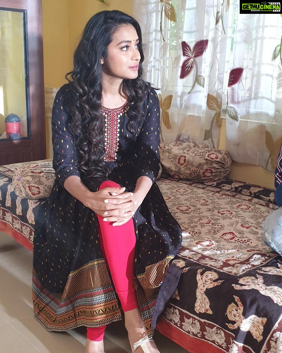 Bhanu Sri Mehra Instagram - Shooting mood😘 @mr.noelsean #expressions #funinshoots