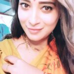 Bhanu Sri Mehra Instagram - Think like a queen. A queen is not afraid to fail. Failure is another steppingstone to greatness Oprah Winfrey😍 #queen #beautifulgirls #colour #traditionalartwork