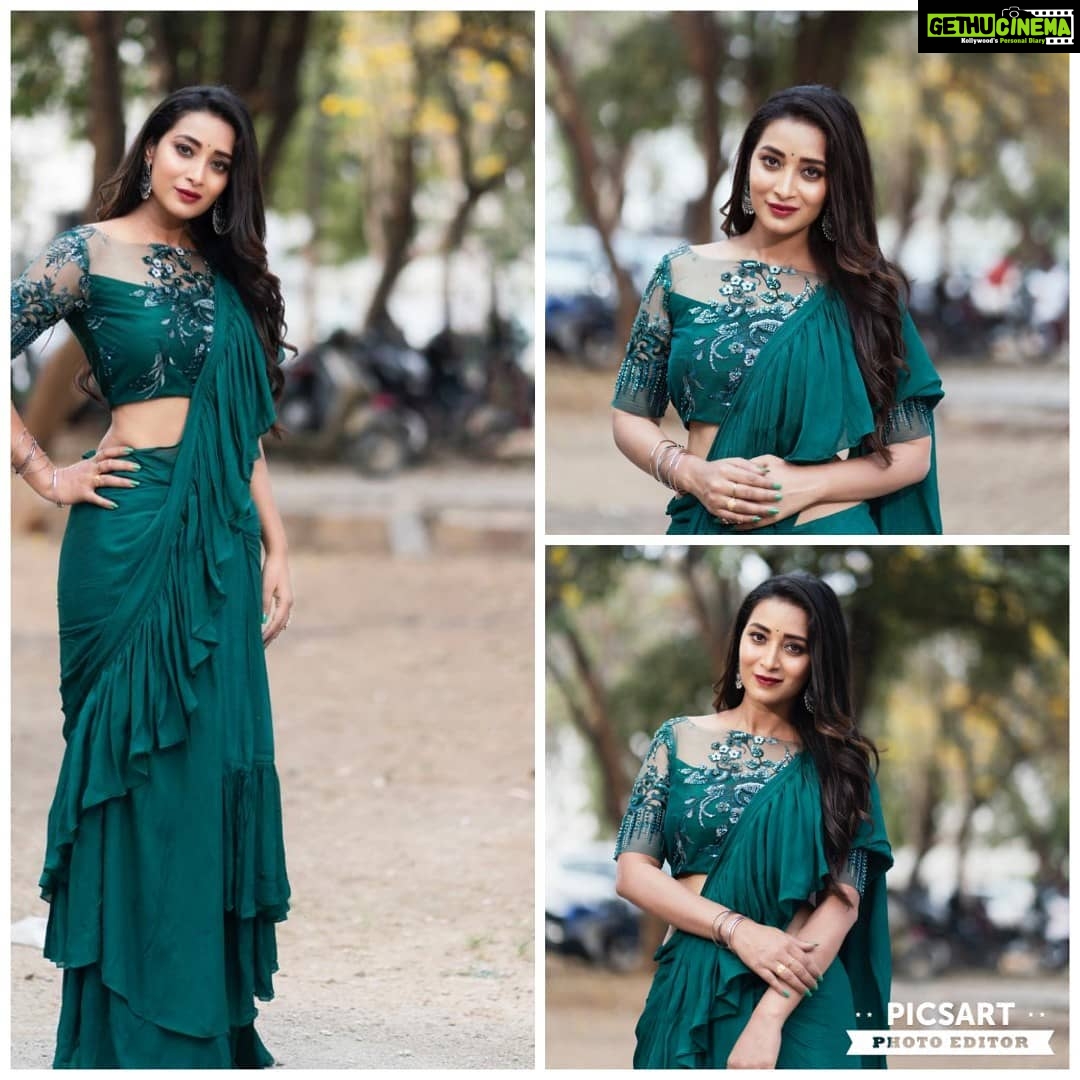 Bhanu Sri Mehra Instagram - Wishing you a happy ugadi all of you 😊 styling dhiyuu😘 Photography:sai @divya_varun_official