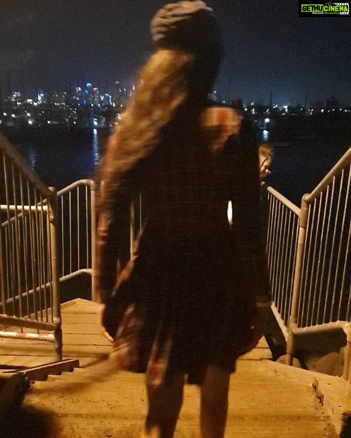 Bhanu Sri Mehra Instagram - Night time in beach feeling glad 🤩