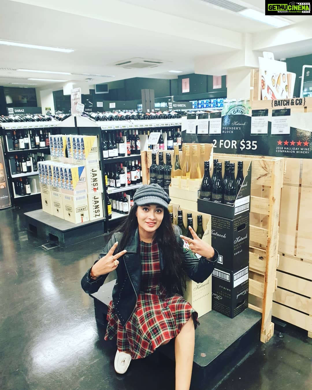 Bhanu Sri Mehra Instagram - Chill💃 Chapel Street