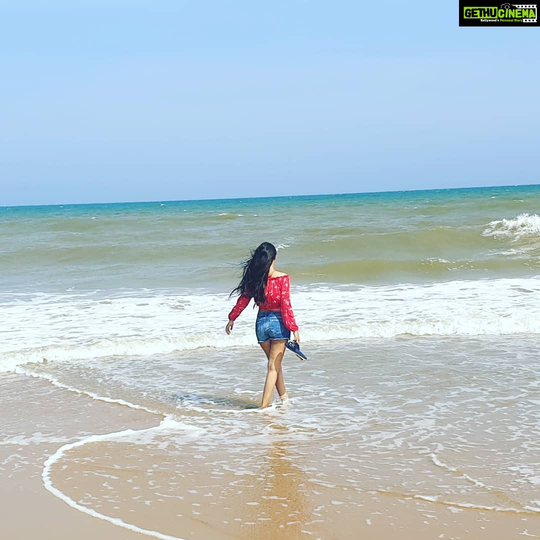 Bhanu Sri Mehra Instagram - How beautiful this girl back side 🤩🤩