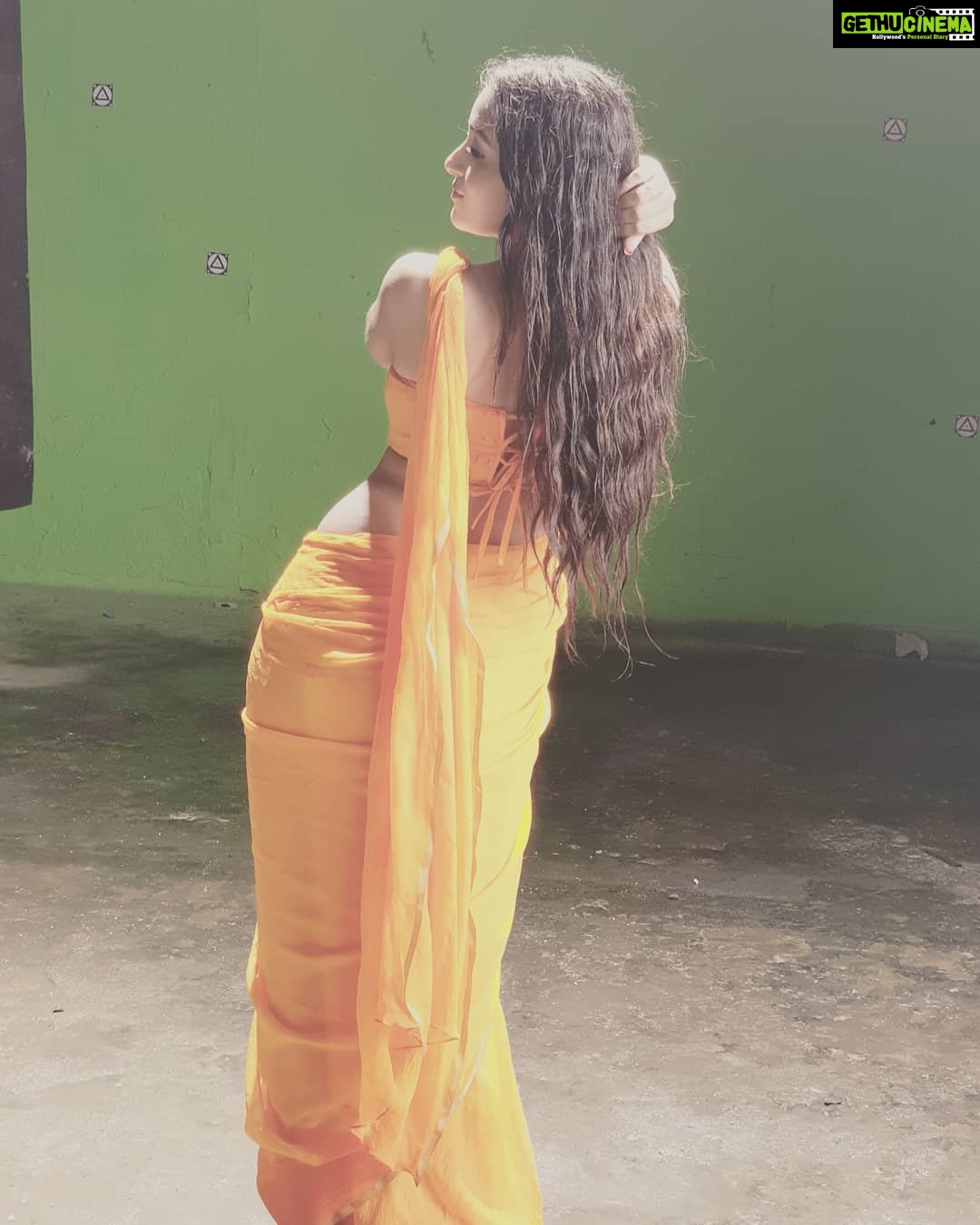 Bhanu Sri Mehra Instagram - When an Indian girl wears a saree, the world stop's the admireher grace π ##saree ##beauty ##sexy ##cool ##smileππβ