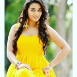 Bhanu Sri Mehra Instagram - Smile, it the key that fits the lock of everybody's heart.😄 #happiness ##smile ##cool ##peaceofmind✌