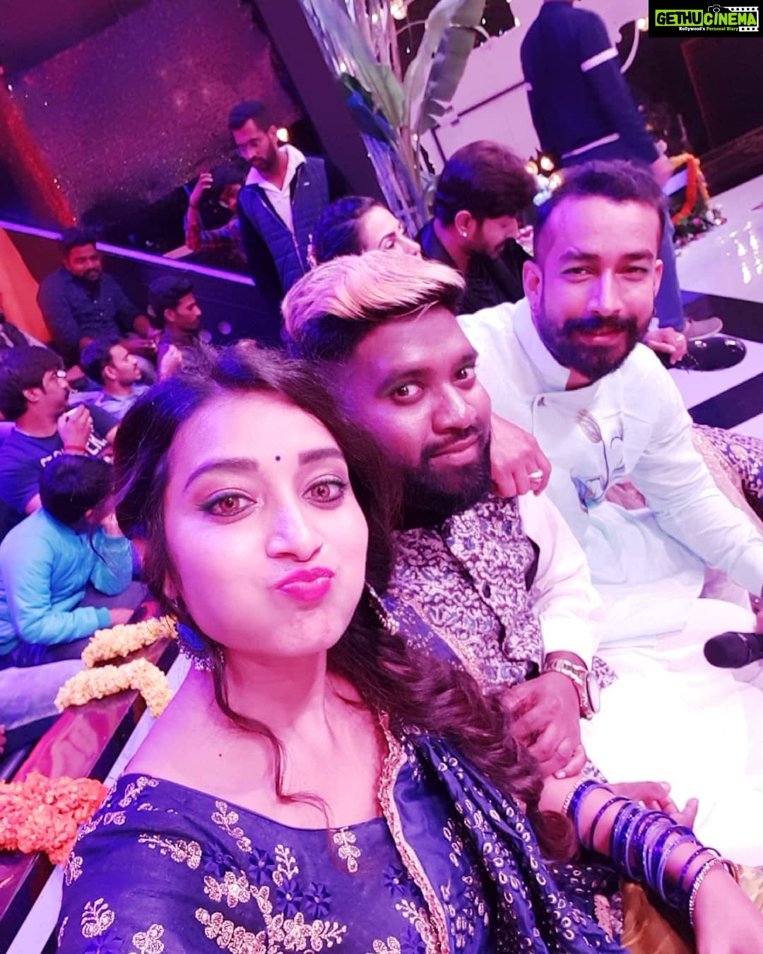 Bhanu Sri Mehra Instagram - My bodyguards😉😆 @rollrida @amitkumar_tiwari