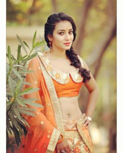 Bhanu Sri Mehra Instagram - If you look at what you have in life, you'll always have more.if you look at what you don't have in life, you'll never have enough.😊