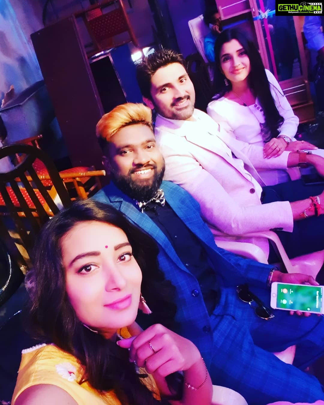 Bhanu Sri Mehra Instagram - Hello everyone this lovely 4 guys coming tonight in ETV "cash" show don't miss it๐