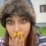 Bhanu Sri Mehra Instagram – Yellow eyes 👀 and yellow nails 💅 

#bhanusree🔥❤️ #hybridpilla #actorslife #busy #beautiful #blessed #kashmir #shootdiaries