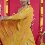 Bhanu Sri Mehra Instagram – @kadhambari_studio 

#yellow #love #trending #Instagram #instareels #bhanusree🔥❤️