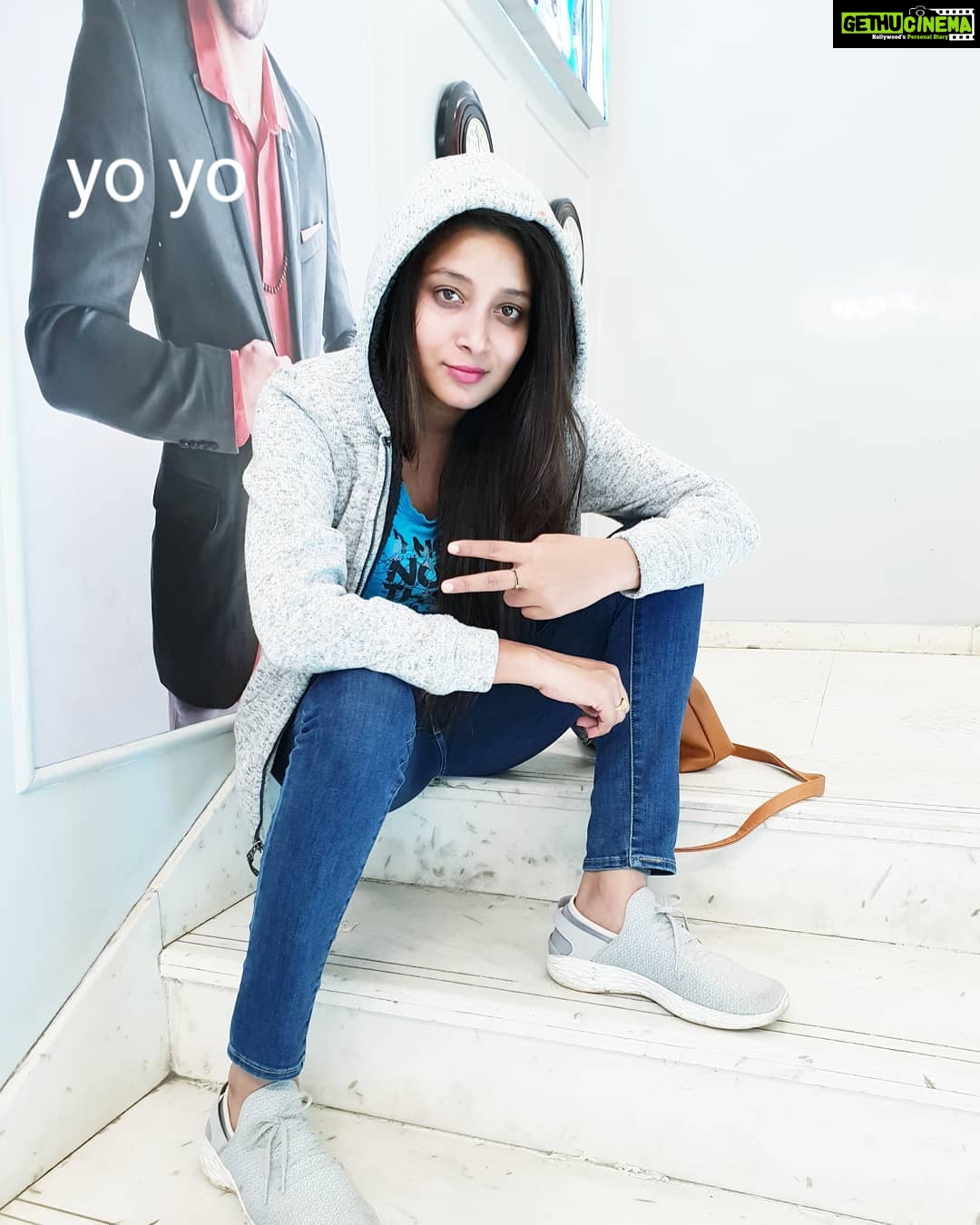 Bhanu Sri Mehra Instagram - Hey yo yo 💃