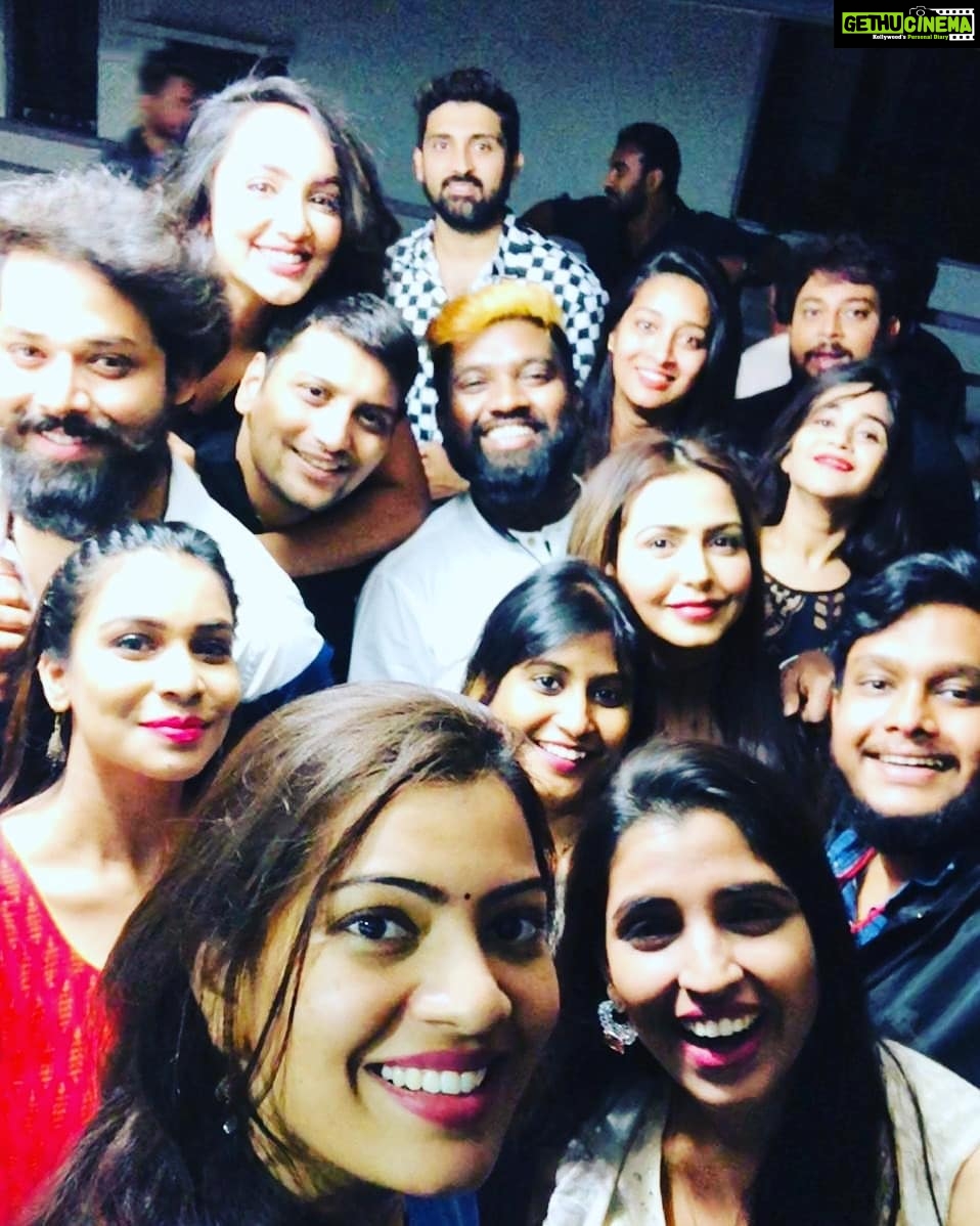 Bhanu Sri Mehra Instagram - Happy time with my extended family 😍@singergeethamadhuri@tanishalladi @deepthi_sunaina @sanjana.anne @deeptinallamothu @syamalaofficial @nandini.rai @tejaswimadivada@pooja_ramachandran
