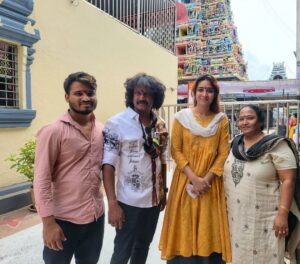 Bhanu Sri Mehra Instagram - May the blessings of this day radiate through your smile 😃 be helpful through your hands ✋️ and shine through your heart ❤️ Feeling blessed ☺️ #kanakadurgamma #durgamatha #blessed #bhanusree🔥❤️ #hybridpilla