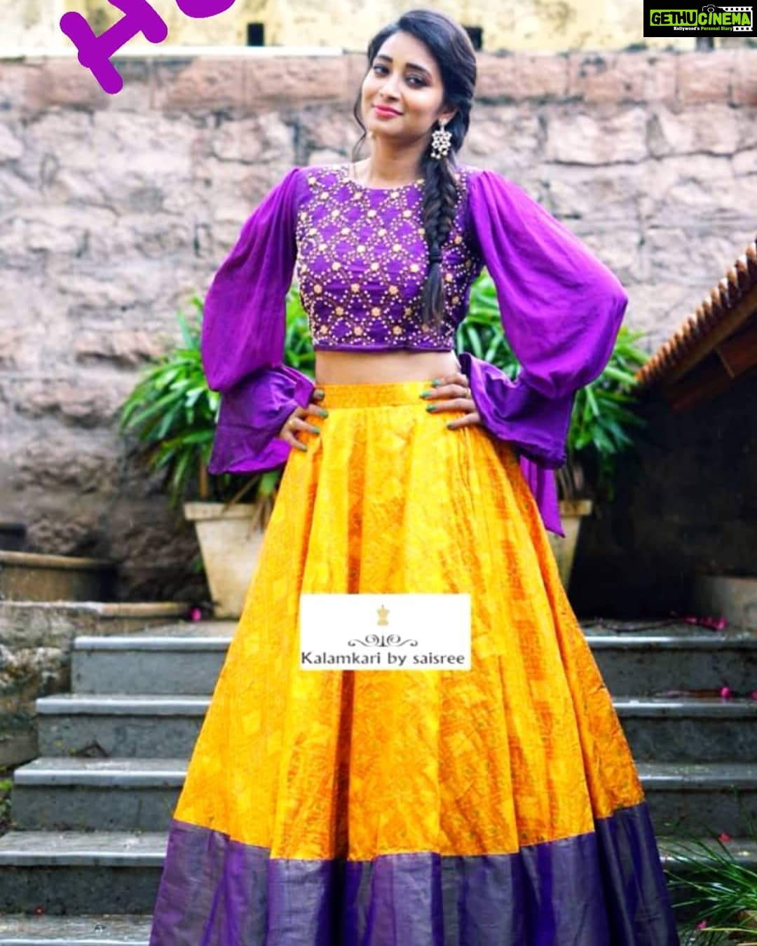 Bhanu Sri Mehra Instagram - Hello guys loved this purple & yellow colour outfit by @kalamkari247 🤗😍🤗😍🤗😘