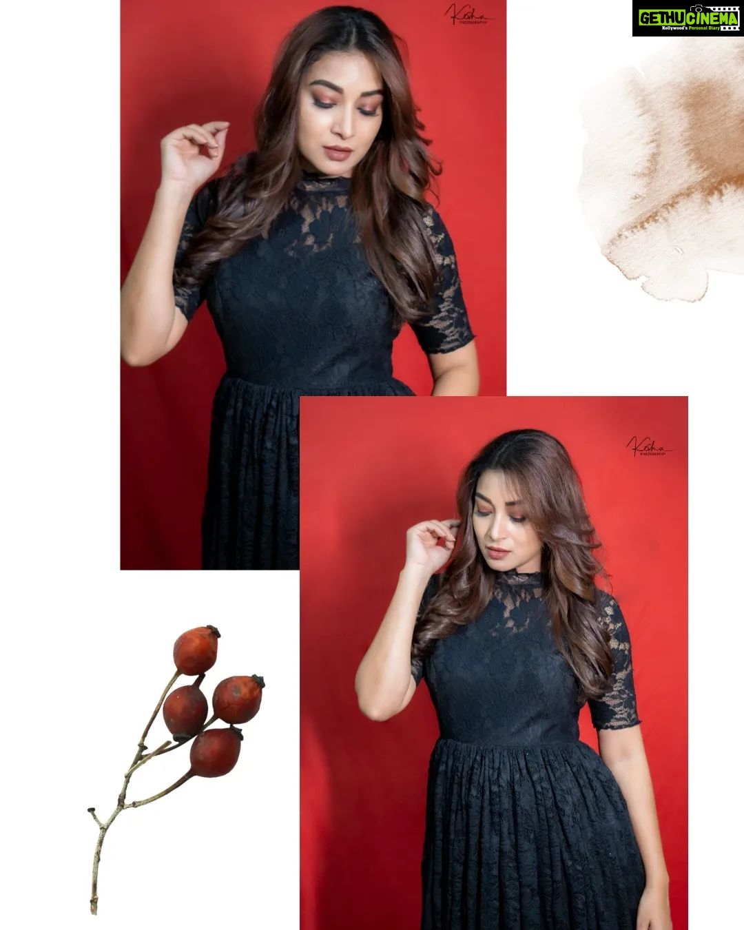 Bhanu Sri Mehra Instagram - Your attitude is your altitude, it determines how high you fly 🦅 @kalladisdesignstudio @they_call_me_keshu @maskmakeupartist @hairstylistravi #blacklove #bhanusree🔥❤️ #tollywoodhotactress #southindiaactress #biggbosstelugu2 #hybridpilla
