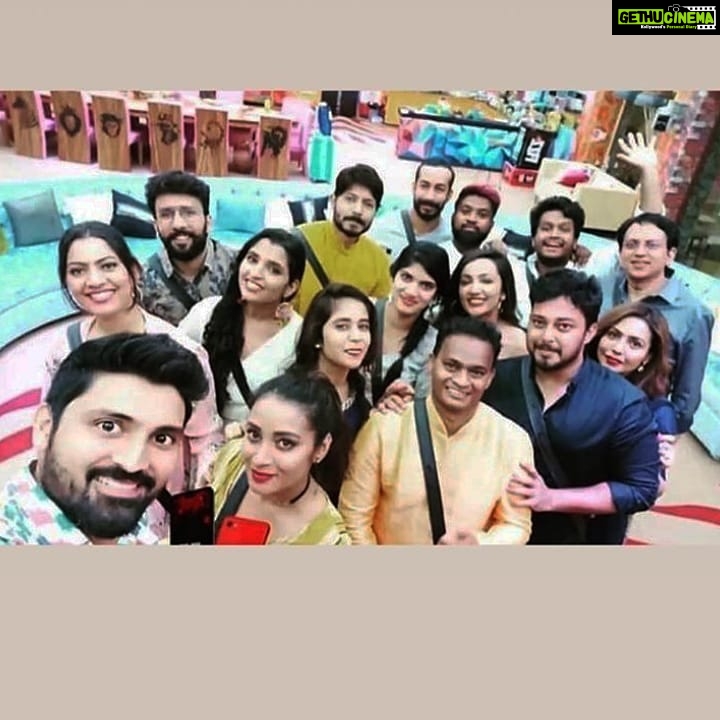 Bhanu Sri Mehra Instagram - #opposelfie 2nd #selfie of Big boss Telugu Season 2 #family #Bigboss2telugu @starmaa