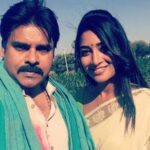 Bhanu Sri Mehra Instagram - With Pawankalyan gaaru at katamarayudu Shoot 😊👍 #BiggBossTelugu2 #pawanism✊ #pawankalyanfans Follow for more updates @iam_bhanusri