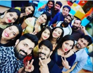 Bhanu Sri Mehra Instagram - And here it's a Big boss Season 2 Family 😊 #Bigboss2telugu #BiggBossTelugu2 #mynameisnani #trendingnow #StarMaa Yedaina Jaragochu 🤔 -💟TeamBhanuSri 👁