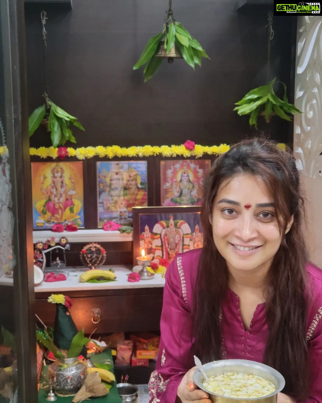 Bhanu Sri Mehra Instagram - Kotha kalalatho, kotha ashayalatho, kotha alochanalatho, jeevitam lo marinta yethuku yedagalani korukuntu kothaga vastunna mana "SRI SHUBAKRUTH NAMA SAMVASARA" ugadi subakankshalu 🙏 #festival #mood #bhanusree🔥❤️ #newyear #andarubagundaliandulonenundali
