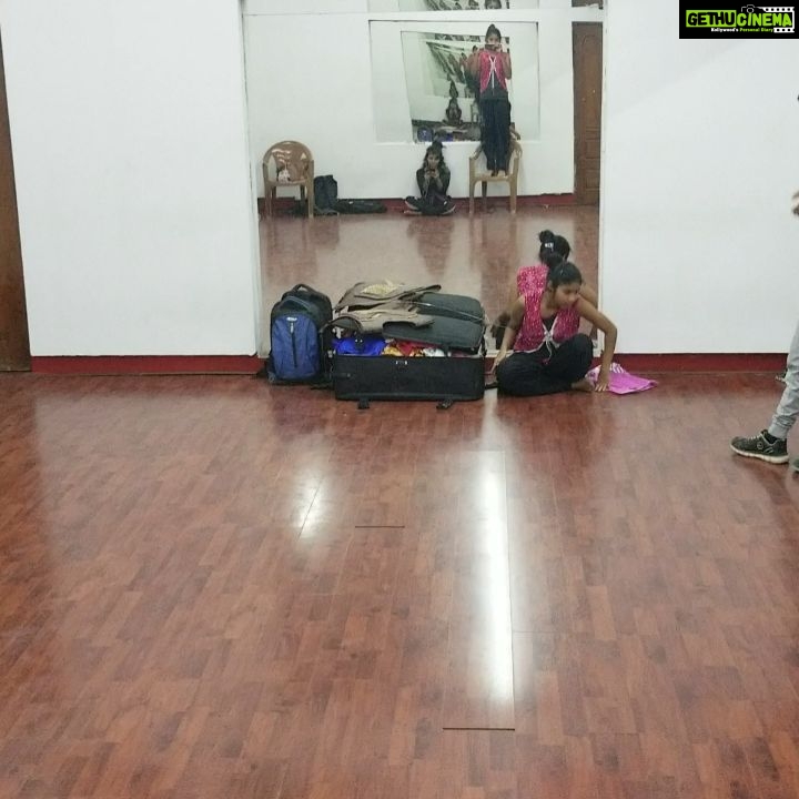 Bhanu Sri Mehra Instagram - Zee tv ugadi event dnc practice 😘