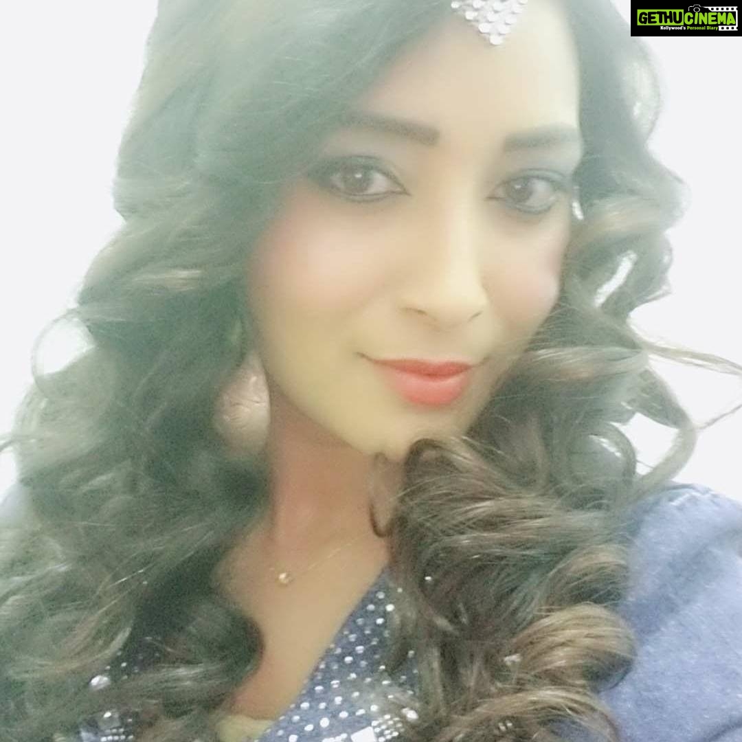 Bhanu Sri Mehra Instagram - Show time jus click 😘