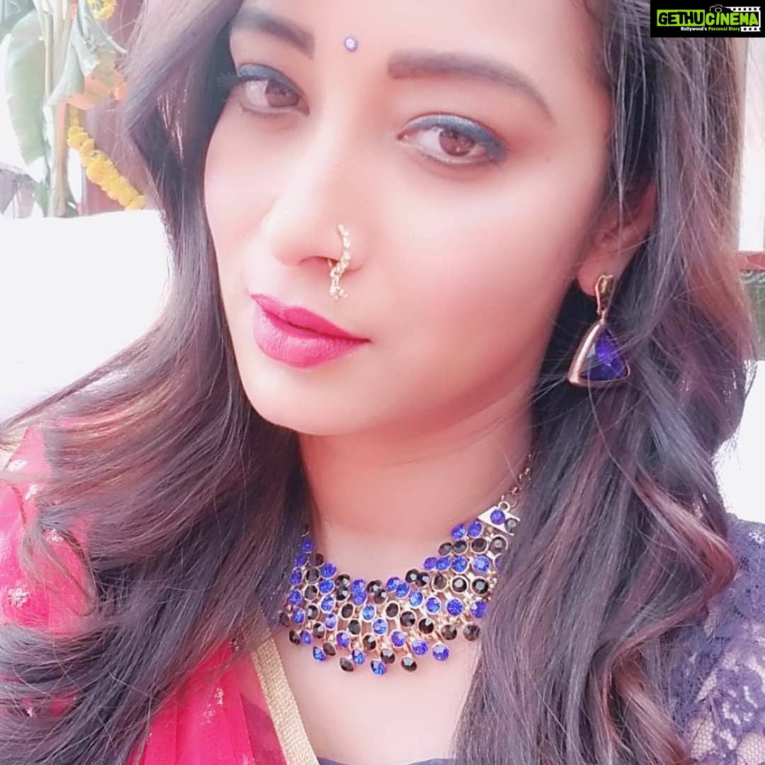 Bhanu Sri Mehra Instagram - Zee tv ugadi sambaralu 😍😘