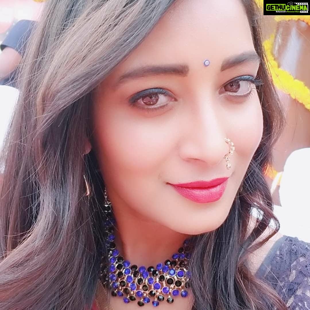 Bhanu Sri Mehra Instagram - Zee tv ugadi sambaralu 😍😘