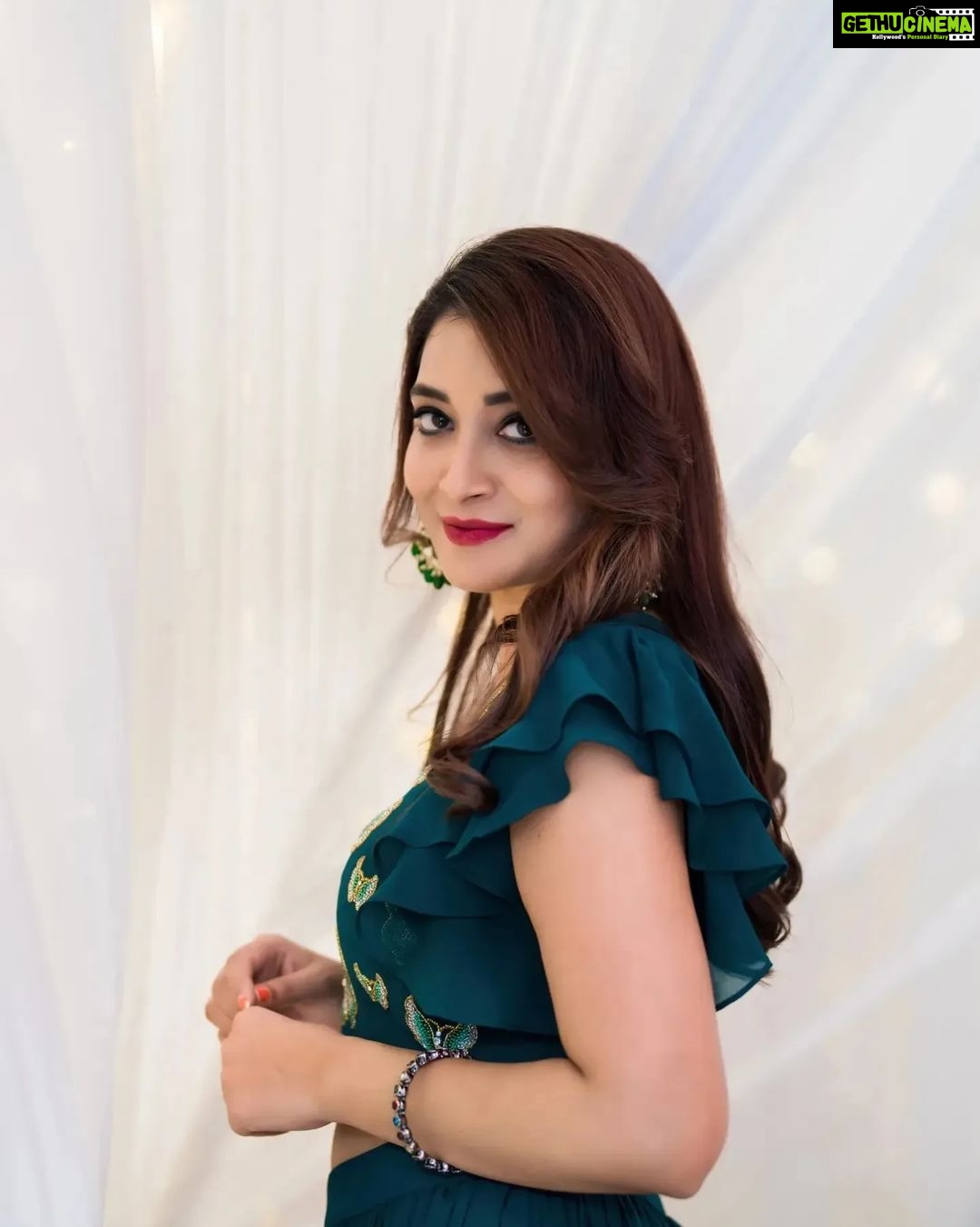 Bhanu Sri Mehra Instagram - When we choose the trust the journey and embrace love ❤️ and joy 😊 we are free to fly 🦋✨️ 💙 @jahnavivarmalabel @verendar_photography @pretty.jewelbox @maskmakeupartist @hairstylistravi @mrandmrsstudiohyd #joy #life #happymood #hybridpilla #instagood #instagramlove #bhanusree🔥❤️
