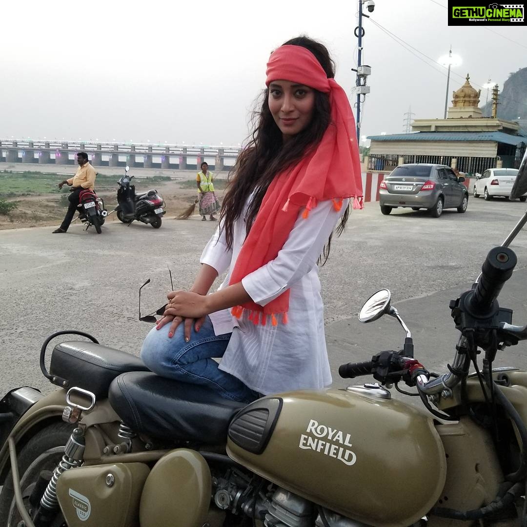 Bhanu Sri Mehra Instagram - Vijayawada###came##for##shoot###😍