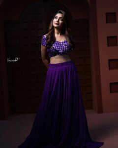 Bhanu Sri Mehra Instagram - Be as radiant ✨️ as the sun 🌞 Pic:@verendar_photography Outfit by: @divya_varun_official Make up: @maskmakeupartist Hairstyle: @hairstylistravi Location: @mrandmrsstudiohyd #shine #loveself #bhanusree🔥❤️ #hybridpilla #southindiaactress #tollywoodhotactress #actorslife