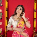 Bhanu Sri Mehra Instagram - ✨️ @kadhambari_studio #tollywoodhotactress #treditional #bhanusree🔥❤️ #hybridpilla