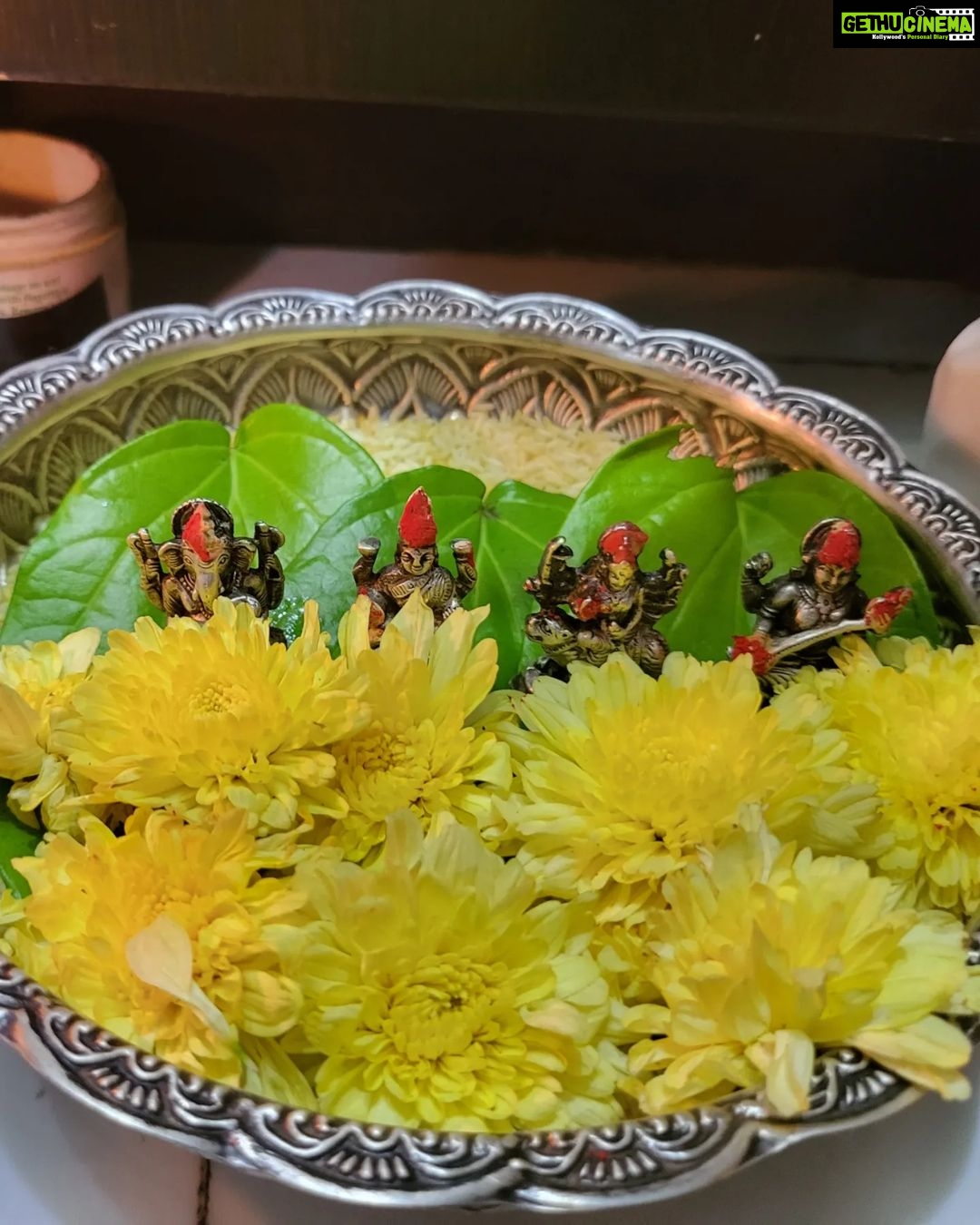 Bhanu Sri Mehra Instagram - Kotha kalalatho, kotha ashayalatho, kotha alochanalatho, jeevitam lo marinta yethuku yedagalani korukuntu kothaga vastunna mana "SRI SHUBAKRUTH NAMA SAMVASARA" ugadi subakankshalu 🙏 #festival #mood #bhanusree🔥❤️ #newyear #andarubagundaliandulonenundali