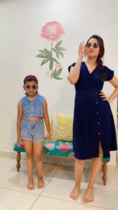 Bhanu Sri Mehra Instagram - With baby Advika 💃 #instagram #instareels #reels #trending #babyadvika #bhanusree🔥❤️ #primereels #PrimeReels