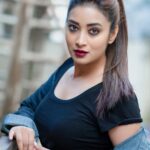 Bhanu Sri Mehra Instagram - ❤️‍🔥 #trynew #behappy #peace #bhanusree🔥❤️ #hybridpilla