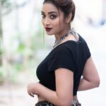 Bhanu Sri Mehra Instagram - 🖤 #bhanusree🔥❤️ #Instagram #hybridpilla #instagood #instagood