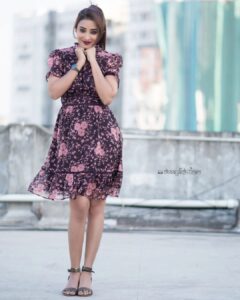 Bhanu Sri Mehra Instagram - A girl should be like a butterfly 🦋 pretty to see 👀 hard to catch @saicharanthejareddyphotography Hairstyle:@hairstylistravi #natural #looks #peace #beauty #bhanusree🔥❤️ #hybridpilla