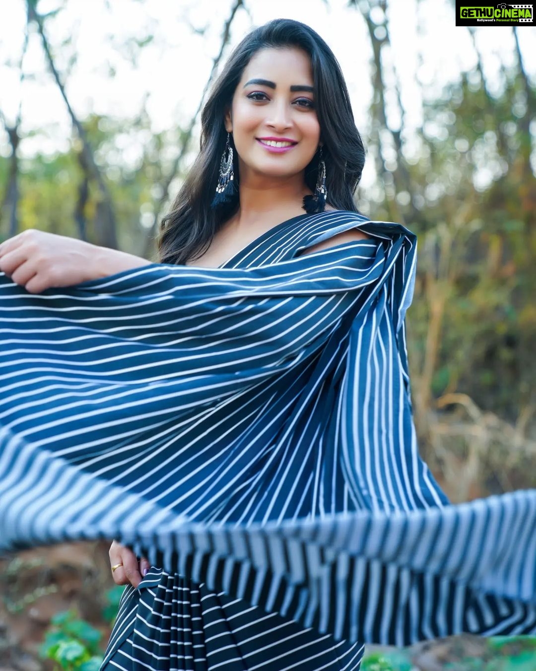 Bhanu Sri Mehra Instagram - 🐼 @mudradesigninghome #tollywoodhotactress #southindiaactress #sareelove #bhanusree🔥❤️